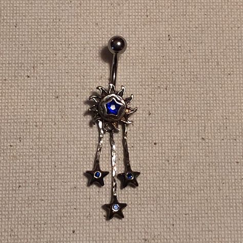 Never Worn Belly Ring. Very Pretty! Unique Body Jewelry, Unique Piercing Jewelry, Belly Button Piercing Outfits, Belly Piercing Aesthetic, Unique Belly Rings, Bellybutton Ring, Bellybutton Rings, Cute Belly Rings, Xmas Wishlist