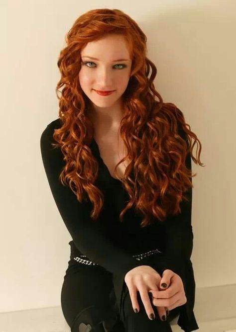 Kyra Hart from Reba ;) Scarlett Pomers, Red Headed League, Beautiful Red Hair, Ginger Girls, Redhead Beauty, Red Hair Color, Jolie Photo, Ginger Hair, Redheads