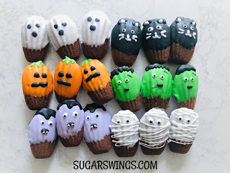 Sugar Swings! Serve Some: Chocolate Halloween Madeleine Cookies Petit Fours Halloween, Halloween Madeline Cookies, Halloween Madeleine, Halloween Food Art, Madeline Cookies Recipe, Madeleine Cookies, Madeline Cookies, Sugar Geek, Chocolate Halloween