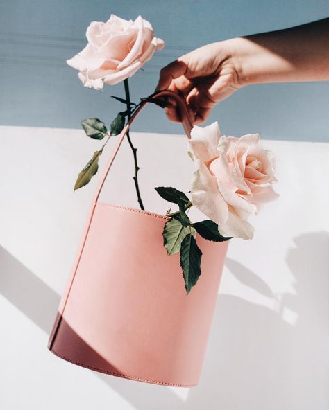 Staud Bag via @jasminedowling Instagram Photography Bags, Foto Tips, Women Bags Fashion, Perfect Bag, New Instagram, The Flowers, Flower Power, Photography Inspiration, Home Design