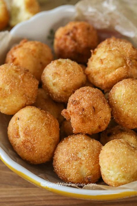 Hush puppies are comfort food heaven. What's better than deep fried corn batter to go alongside your favorite southern comfort food meal? This hush puppy recipe is the best! #spendwithpennies #hushpuppies #hushpuppy #hushpuppyrecipe #hushpuppiesrecipe #homemadehushpuppies Easy Hush Puppies Recipe, Easy Hush Puppies, Homemade Hushpuppies, Easy Hush Puppy Recipe, White Corn Meal, Hush Puppies Recipe, Hush Puppy, Fried Corn, Batter Recipe