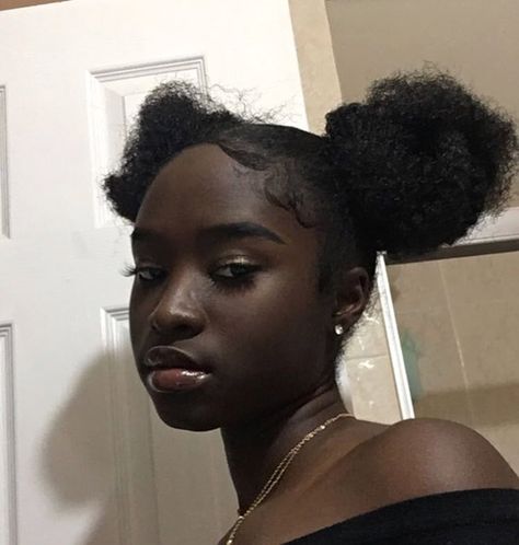 Baddie Outfit, Dark Skin Beauty, Black Barbie, Dark Skin Women, Baddie Hairstyles, Grunge Hair, Black Girls Hairstyles, Brown Skin, Black Is Beautiful