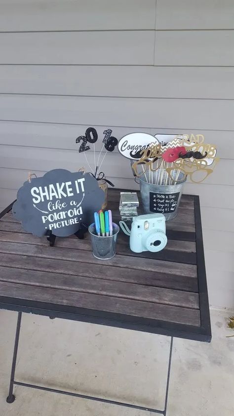 50+ Awesome DIY Outdoor Graduation Party Ideas - HubPages Outdoor Graduation Party Ideas, Outdoor Graduation Party, High School Graduation Party Ideas, Graduation Party Pictures, Backyard Graduation Party, Outdoor Graduation Parties, Outdoor Graduation, Senior Graduation Party, Graduation Party High