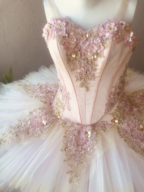 Ballet Couture, Pretty Ballet Costumes, Ballet Costume Aesthetic, Ballet Inspired Dress, Beautiful Ballet Dresses, Beautiful Ballet Costumes, Pink Ballet Tutu, Girls Ballet Outfit, Pink Ballet Costume