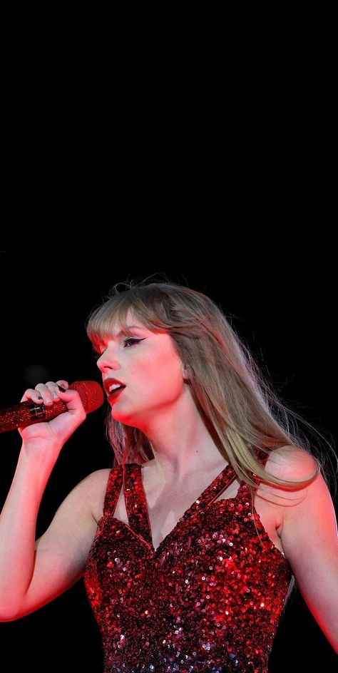 Red Eras Tour Taylor Swift, Red Eras Tour Wallpaper, Ts Red Era, Taylor Swift Wallpaper Red Era, Red Taylor’s Version, Red Era Wallpaper, Taylor Swift Photo Wall, Red Taylors Version Wallpaper, Taylor Red Era