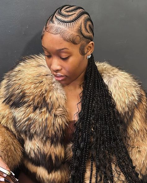 Yall?? 🤔 💭 (SWIPE) 👉 ‼️The Alicia Keys braids 🔥🔥_____Follow @letstalkhairs on tiktok. @letstalkhairs promotes hairstyles, hair fashion and discussions 📩DM FOR DIFFERENT PROMO/ADS PACKAGES AVAILABLE ______________________ ✂️Featured stylist: @thehairhvstlr 📍: London, UK 🇬🇧 DM HER 👆 FOR THIS STYLE ______________________ IGNORE #braids #braidstyles #hair #naturalhairstyles knotless braids, protectivestyles, #slidelllabraider #slidellbraider High Point, NC Braider High Point, NC Hairstyli... Alicia Keys Hairstyles, Alicia Keys Braids, Thanksgiving Hair, Teenage Hairstyles, Goddess Braids Hairstyles, Protective Hairstyles Braids, Pretty Braided Hairstyles, Hairdos For Curly Hair, Braids With Curls