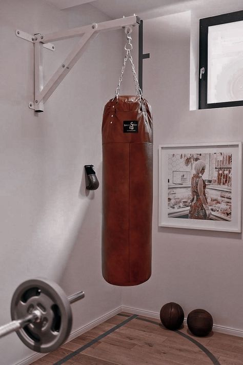 Boxer Aesthetic, Home Made Gym, Gym Room At Home, Home Gym Decor, Boxing Bags, Sharing Economy, Boxing Gym, Gym Room, Outdoor Gym