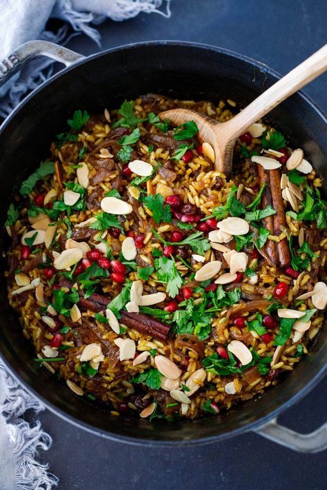 If you are looking for rice recipes or side dishes, this Moroccan Rice recipe is a delicious, wholesome side for any occasion! A vegan recipe, it is made with savory Moroccan spices, almonds, dried fruit, and orange zest, serve it with your favorite protein and dinner is ready! Follow for more delicious dinner recipes! Moroccan Recipes Side Dishes, Moroccan Side Dishes, Moroccan Rice, Rice Pilaf Recipe, Pilaf Recipes, Nusa Lembongan, Rice Side, Moroccan Spices, Grilled Tofu