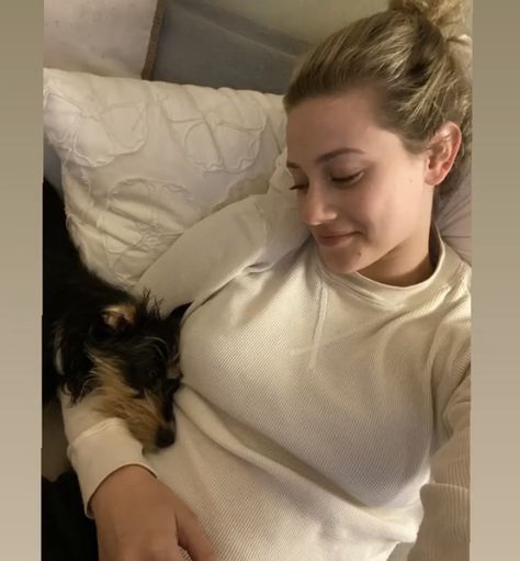 Betty Cooper Outfits, Betty Cooper Riverdale, Carrie Underwood Pictures, Deni Denials, Video Call With Boyfriend Screen Photo, Bra Image, Scammer Pictures, Betty Cooper, New Photo Download