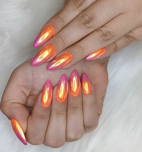 Love ombre nails? In that case, you need to try them in these gorgeous sunset colors! Get inspired by our selection of best nail designs and most vibrant nail polish colors to create the best manicure for this month. Ombré Sunset Nails, Sunset Chrome Nails, Sunset Nails Ombre, Sunset Ombre Nails, Beach Nails Ideas, Ombre Nails Ideas, Beach Nail Ideas, Summer Nail Inspiration, Ombre Chrome Nails