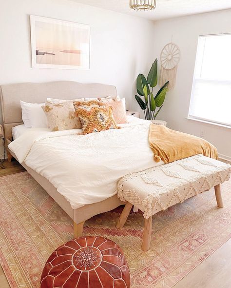 Boho Bedroom Upholstered Bed, Modern Boho Bedroom Bed Frames, Boho Bed Design, Bedroom King Bed Decor, King Bed For Small Room, Yellow Master Bed, Boho King Bedding, Boho Bedroom King Bed, Small Master Bedrooms With King Bed Decor