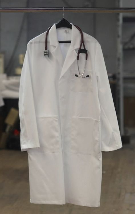 i may or may not wear one when i have my office but i might need one for when i work in a hospital White Coat Outfit Medical, Lab Coat Aesthetic, White Coat Medical, White Coat Doctor, White Coat Ceremony Outfit, White Coat Outfit, Doctor White Coat, Doctor Coat, White Coat Ceremony