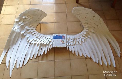 How to make angel wings out of craft foam Angel Wings Tutorial Cosplay, Paper Wings Diy, Paper Cosplay, Wing Tutorial, Wings Tutorial, Diy Angel Wings, Cosplay Wings, Hantverk Diy, Diy Angels