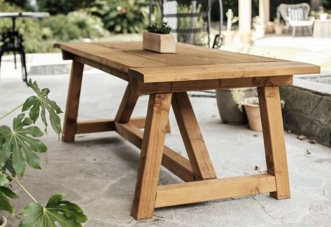 Outdoor Table Plans, Outdoor Farmhouse Table, Large Farmhouse Table, Diy Esstisch, Farmhouse Table Plans, Picnic Table Plans, Diy Dining Room Table, Diy Outdoor Table, Diy Dining Room