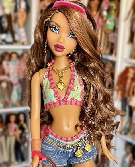 My Scene Dolls Aesthetic, Y2k Barbie Doll, Myscene Outfits, Barbie Dolls Aesthetic, Myscene Aesthetic, 2000s Dolls, Myscene Dolls, Barbie Doll Aesthetic, My Scene Aesthetic