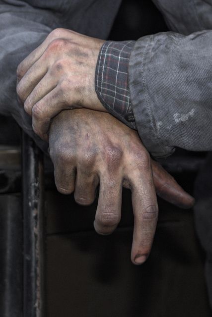 Dirty Hands, Working Hands, Hand Photography, Hand Photo, Hand Reference, 카드 디자인, Steam Train, Poses References, Ex Machina