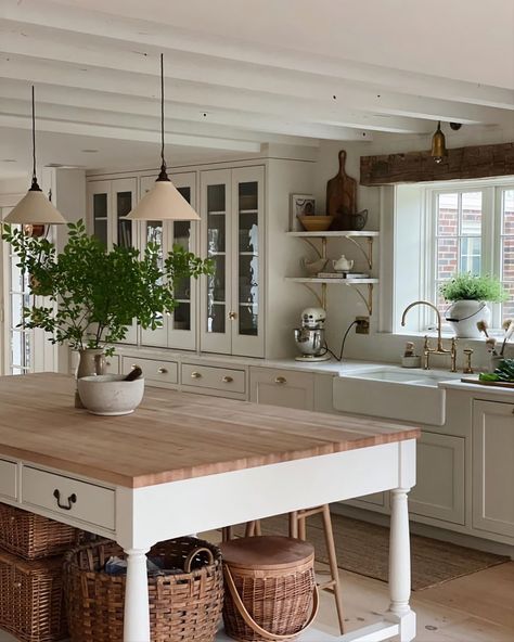 Amanda Watters, Ivy House, Casa Vintage, Cottage Kitchen, Counter Tops, Kitchen Style, House Inspo, Country Kitchen, Dream Home Design