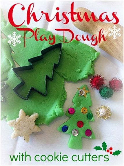 Christmas tree craft With Cookie Cutter Play Dough Christmas, Christmas Play Dough, Playdough Activities, Dough Ornaments, Christmas Crafts For Kids To Make, Christmas Play, Kids Crafting, Preschool Christmas, 12 December