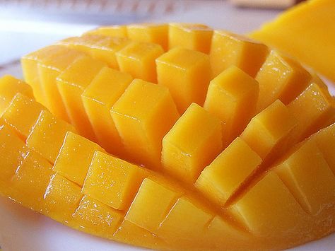 mango :) Mango Verde, Mango Chicken, Mango Fruit, Filipino Recipes, Potato Chips, Om Nom, Fruits And Veggies, Savoury Food, Food Hacks