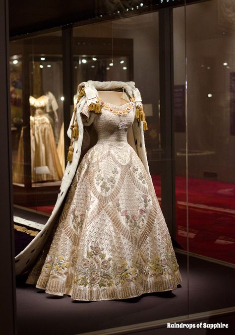 Queen Elizabeth II's Coronation Dress, designed by Norman Hartnell and Coronation Robe made by Ede and Ravenscroft and embroidered by the Royal School of Needlework, 1953. Coronation Gown, Coronation Robes, Royal Gowns, Queen's Coronation, Norman Hartnell, Istoria Modei, Historical Gowns, Coronation Dress, Royal Dresses