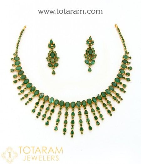 Gold Emerald Necklace, 22k Gold Necklace, 22k Gold Jewelry, Indian Necklace, Necklace Patterns, Ruby Emerald, Gold Jewellery Design Necklaces, Gold Necklace Set, Emerald Necklace