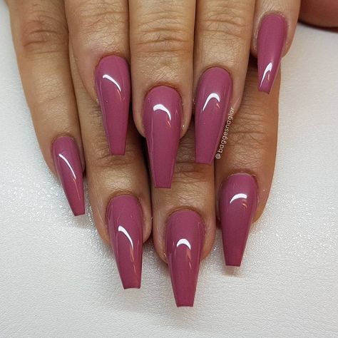 Fall Nails Mauve, Pink Nails For Fall, Dark Mauve Nails, Fall Nail Ideas Coffin, Mauve Nail Ideas, Mauve Pink Nails, Pink Nails Fall, Pink Fall Nails, Fall Nails Colors