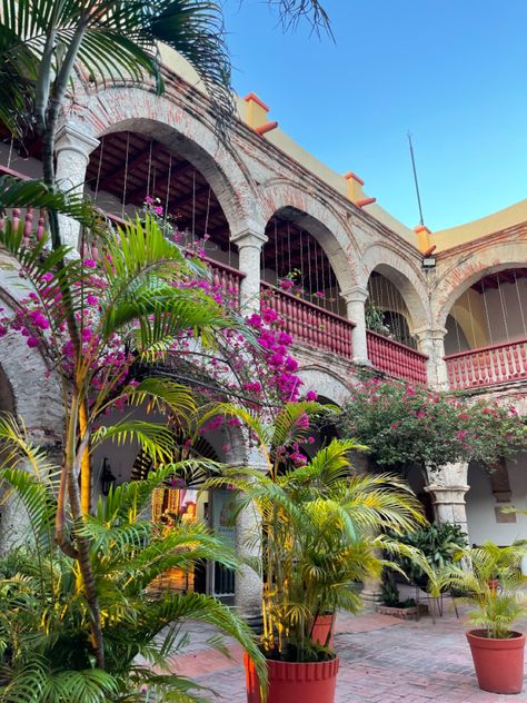 pink trews, beautiful architecture in colombia Colombian Architecture Home, Colombia Architecture, Colombian Architecture, Hacienda Style Homes, Architecture Classic, Hacienda Style, American Architecture, Facade Architecture, Outdoor Ideas