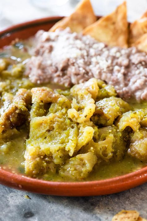 Salsa Verde Pork, Chicharrones Recipe, Green Salsa Verde, Caldo Recipe, Pork Crackling, Mexican Comfort Food, Mexican Salsa Recipes, Mexican Stew, Salsa Verde Recipe