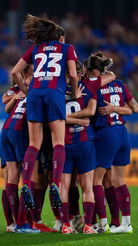 FCBarcelona 
Barça
Barcelona Femenil
Barçafemení
Femení
Spain 
España 
Fútbol 
Soccer 
Football 
Jugadora 
Player 
Team 
Football player 
Women October 5th, Women’s Soccer, Womens Football, Football Jerseys, Fc Barcelona, Valencia, Photo Cards, Barcelona, Soccer