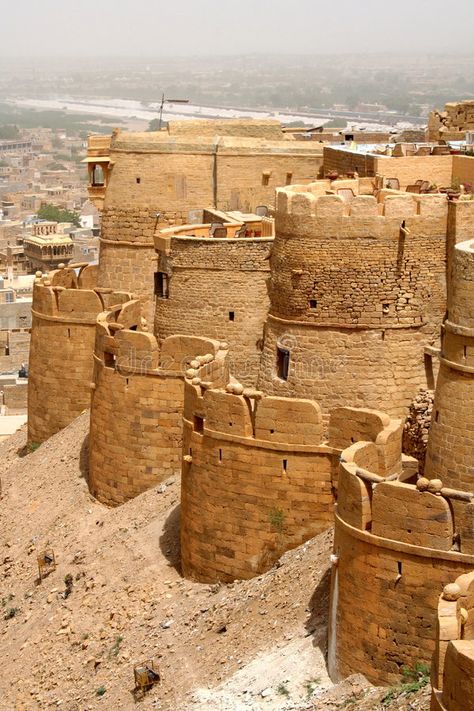 Jaisalmer Fort Photography, Rajasthani Elements, Jaisalmer Photography, Rajasthan Fort, Indian Fort, Temple Ideas, Jaisalmer Fort, Umaid Bhawan Palace, Royal Castle