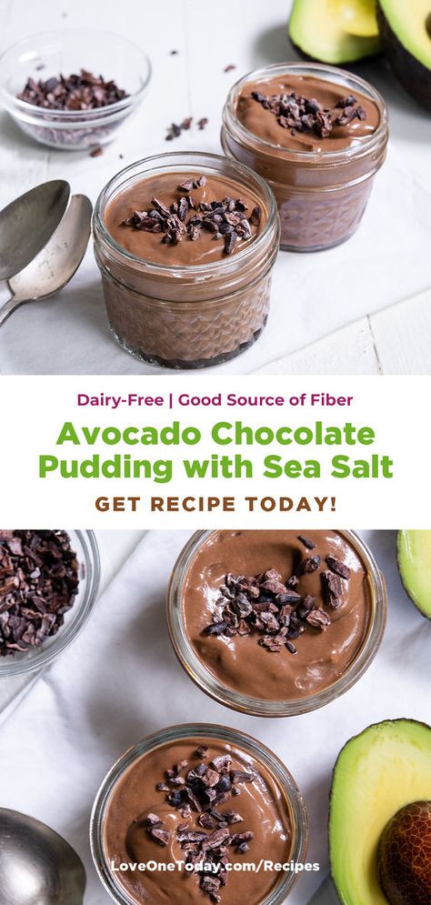 Satisfy your sweet tooth with avocado chocolate pudding! This no-cook, 4-step recipe is a dream come true – rich, delicious, and totally vegan! Plus, a sprinkle of cinnamon adds that extra magic. Celebrate love guilt-free – it's the perfect treat at just 160 calories! Get the recipe today! #AvocadoRecipes #Avocados #ValentinesDayTreats #LoveOneToday Unprocessed Dessert Recipes, Avocado Pudding Chocolate, Vegan Pudding Recipe, Healthy Chocolate Pudding, Avocado Chocolate Pudding, Avocado Pudding, Healthy Recipe Ideas, Avocado Chocolate, Food Contest