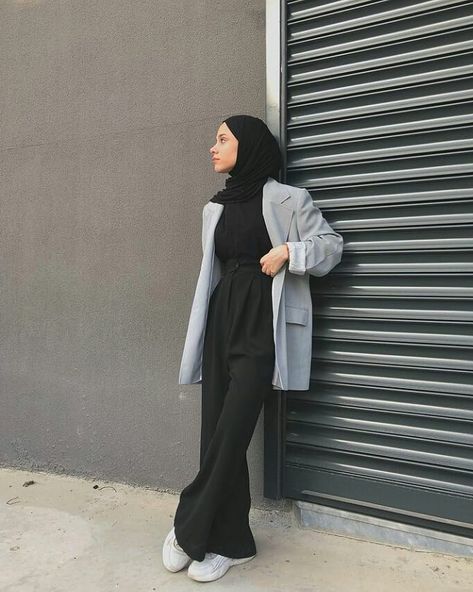 HIJAB 🌻 |🌵 on Instagram: “Some Summer Outfits 🌾 . . Which Style You like 1,2,3,4,5,6,7,8,9 Or 10 ? . .…” Grey Blazer, Anne Of Green, Hijab Fashion, Everyday Outfits, Normcore, Autumn Fashion, Summer Outfits, Blazer, Grey