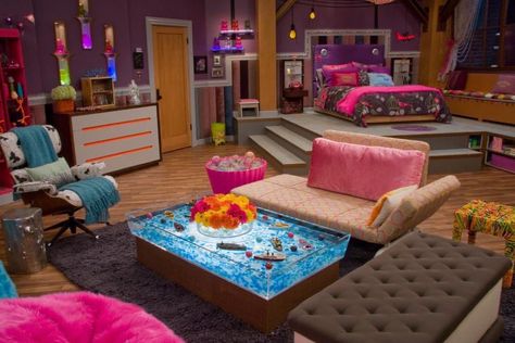 Icarly Bedroom, Groovy Bedroom, Movie Bedroom, 2000s Room, Bedroom Transformation, Tumblr Bedroom, Icarly, Room Ideas Bedroom, Bedroom Aesthetic