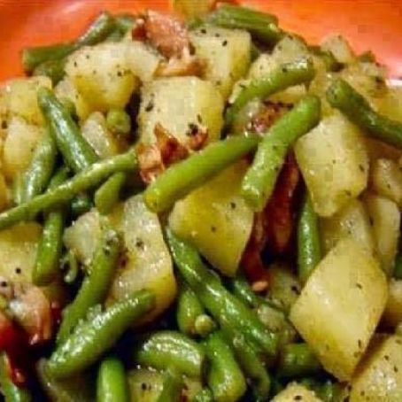 Ham Green Beans Potatoes, Ham Green Beans And Potatoes, Cooking Ham In Crockpot, Ham Potatoes, Ham And Green Beans, Southern Green Beans, Baking Potatoes, Beans And Potatoes, Heavenly Recipes