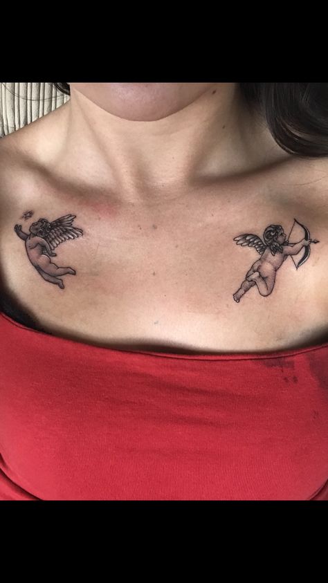 Cherub Tattoo On Back, Angel On Collarbone Tattoo, Cherub Collar Bone Tattoo, Realistic Cherub Tattoo, Angel Tattoo Collar Bone, Cherub Back Tattoo, Fallen Angel Tattoo Minimalist, Angel Collar Bone Tattoo, Angel Tattoo Cherub