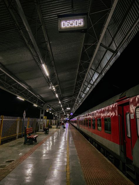 Mumbai Railway Station Snapchat, Railway Station Snapchat Story, Indian Train Snapchat Stories, Train Journey Instagram Story, Night Train Snap, Bangalore Railway Station, Train Snapchat Stories, Train Journey Photography, Train Snapchat