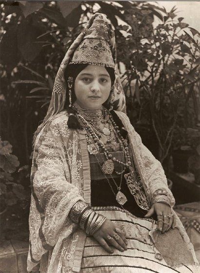 Africa | Jewish bride of Sale in her “Keswa el-Kbira”. Morocco | ©Jean Besancenot. 1935 Jewish Bride, Moroccan Bride, Moroccan Women, Jewish Women, Women's Circle, Jewish Culture, Moroccan Dress, Moroccan Caftan, Jewish Art