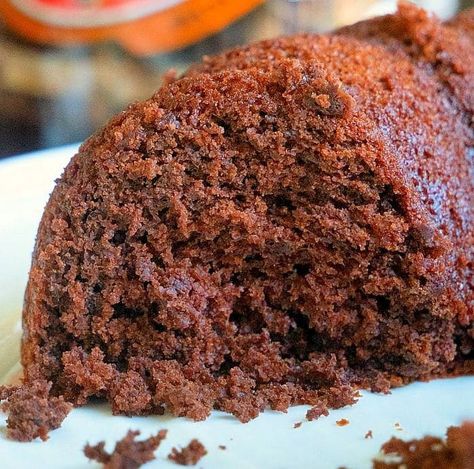 2 Ingredient Root Beer Dump Cake! Cakes Made With Soda, Beer Cake Recipe, Root Beer Cake, Food Deserts, Dump Cakes, Quick Dessert, Boxed Cake, Beer Cake, Box Cake Mix