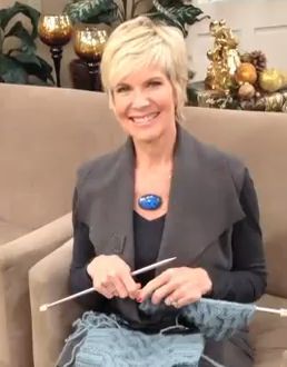 Debby Boone, the daughter of Pat Boone and the singer known for her 1977 hit, "You Light Up My Life talks about love for knitting (video) Celebrities Knitting, Debby Boone, Knitting Pictures, Pat Boone, Knitting Humor, Knitting Tips, Textile Crafts, Famous Stars, Knitted Wit