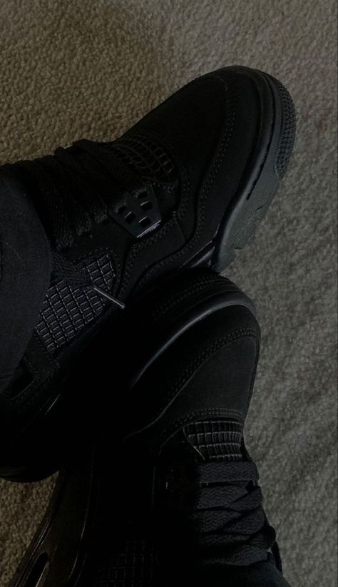 Black Cat 4s, Grunge Aesthetics, Black Cat Aesthetic, Unique Nail Art, Jordan 4 Black, Kicks Shoes, All Nike Shoes, Swag Girl Style, Fresh Shoes