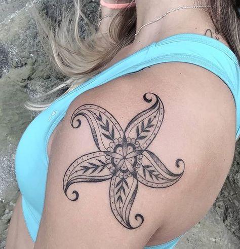 Beachy Tattoos, Matching Bff Tattoos, Starfish Tattoo, Shoulder Sleeve Tattoos, Chic Tattoo, Jellyfish Tattoo, Theme Tattoo, Floral Tattoo Sleeve, Bff Tattoos