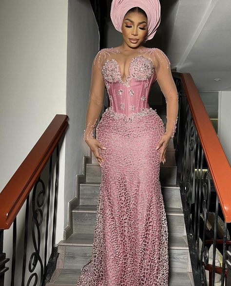 Pink Asoebi, Outfit For Bridesmaid, Best African Dress Designs, Latest Lace Styles, Asoebi Lace Styles, Modern African Clothing, African Gowns, Stylish Naija, Nigerian Lace Styles Dress