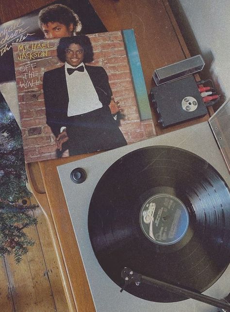 Michael Jackson Vinyl, Vinyl Aesthetic, Michael Jackson Wallpaper, Photos Of Michael Jackson, Michael Jackson Art, Michael Jackson Smile, Michael Jackson Pics, Paris Jackson, King Of Music