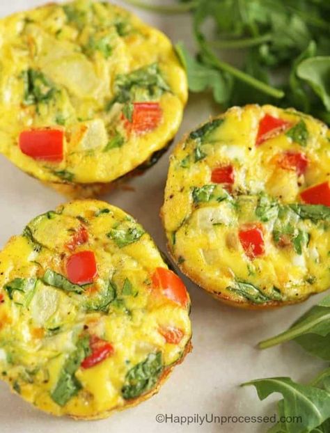 Breakfast Egg Muffins Veggie Egg Muffins, Egg Muffins Breakfast Healthy, Healthy Egg Breakfast, Egg Muffins Breakfast, Healthy Breakfast Muffins, Delicious Veggies, Healthy Eggs, Mini Quiche, Egg Muffins