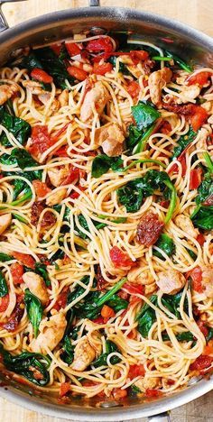 Summer Pasta Recipes, Spaghetti With Spinach, Chicken Spinach Pasta, Resep Pasta, Pasta With Chicken, Spinach Chicken, Tomato Spinach, Chicken Spaghetti Recipes, Chicken Spinach