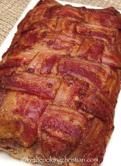 Bacon Wrapped Cheese Stuffed Italian Keto Meatloaf All the classic Italian meatloaf flavors wrapped around gooey mozzarella cheese then encased in a savory bacon weave. Meatloaf just doesn't get any better! #ketomeatloaf #ketoitalianmeatloaf #baconwrappedmeatloaf Bacon Wrapped Cheese, Keto Meatloaf, Bacon Weave, Tartiflette Recipe, Bacon Meatloaf, Cheese Stuffed Meatloaf, Bacon Wrapped Meatloaf, Smoked Meatloaf, Italian Meatloaf