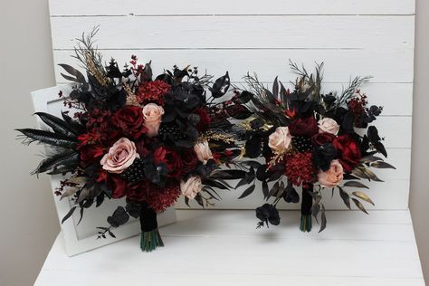 Dark Romantic Wedding, Gothic Wedding Theme, Thistle Wedding, Faux Bouquet, Dark Wedding Theme, Halloween Themed Wedding, Bridal Bouquet Fall, Goth Wedding, Dark Wedding