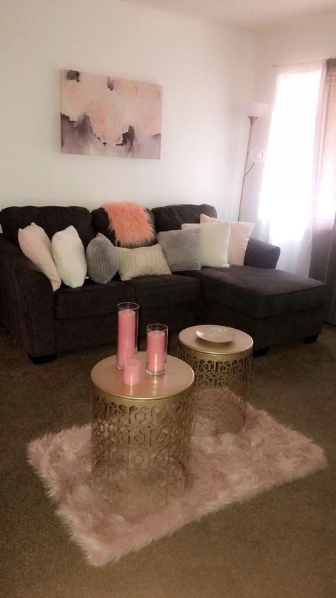 Pink Living Room Ideas Apartments, Monochromatic Interior Design, Pink Living Room Decor, Cute Living Room, Girl Apartment Decor, Apartment Decorating Living, Girly Apartment Decor, First Apartment Decorating, Luxury Room Bedroom