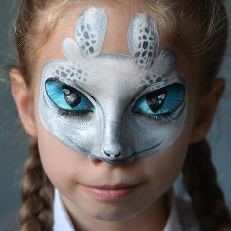 Light Fury Mask Face Paint by Natalia Kirillova - Facepaint.com How To Train Your Dragon Face Paint, Toothless Face Paint, Dragon Face Paint, Face Paint Tutorial, Dragon Face Painting, Advanced Makeup, Mask Face Paint, Anna Claire, White Face Paint