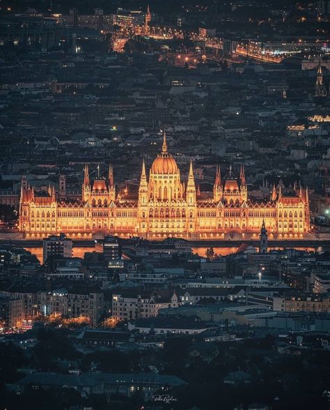 Berlin Palace, Gothic Revival Architecture, Travel Globe, Europe Photos, Destination Voyage, Budapest Hungary, Tour Operator, City Travel, Travel Insurance